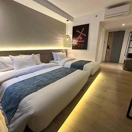 Theatre Hotel Кучинг Экстерьер фото