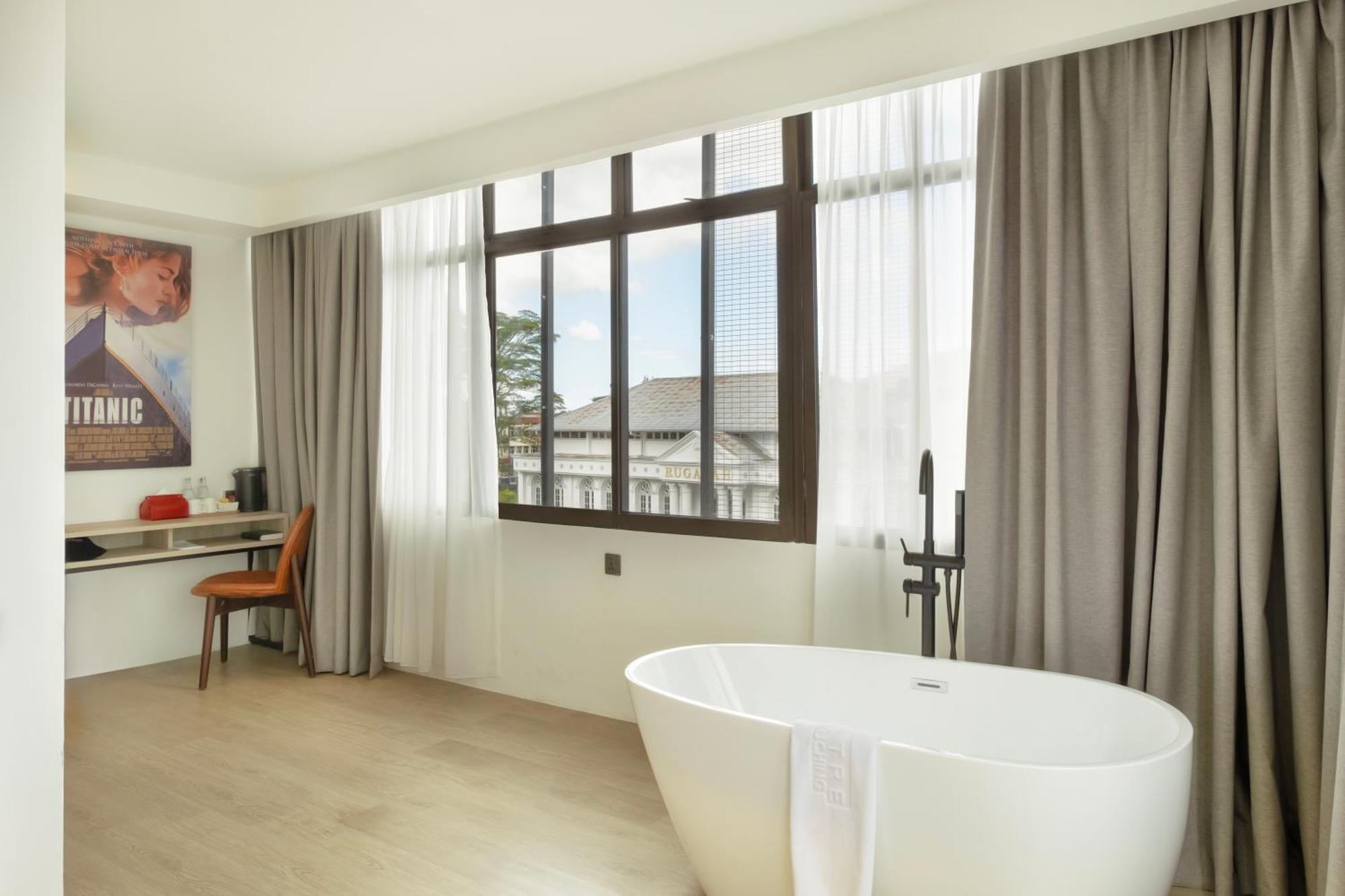 Theatre Hotel Кучинг Экстерьер фото