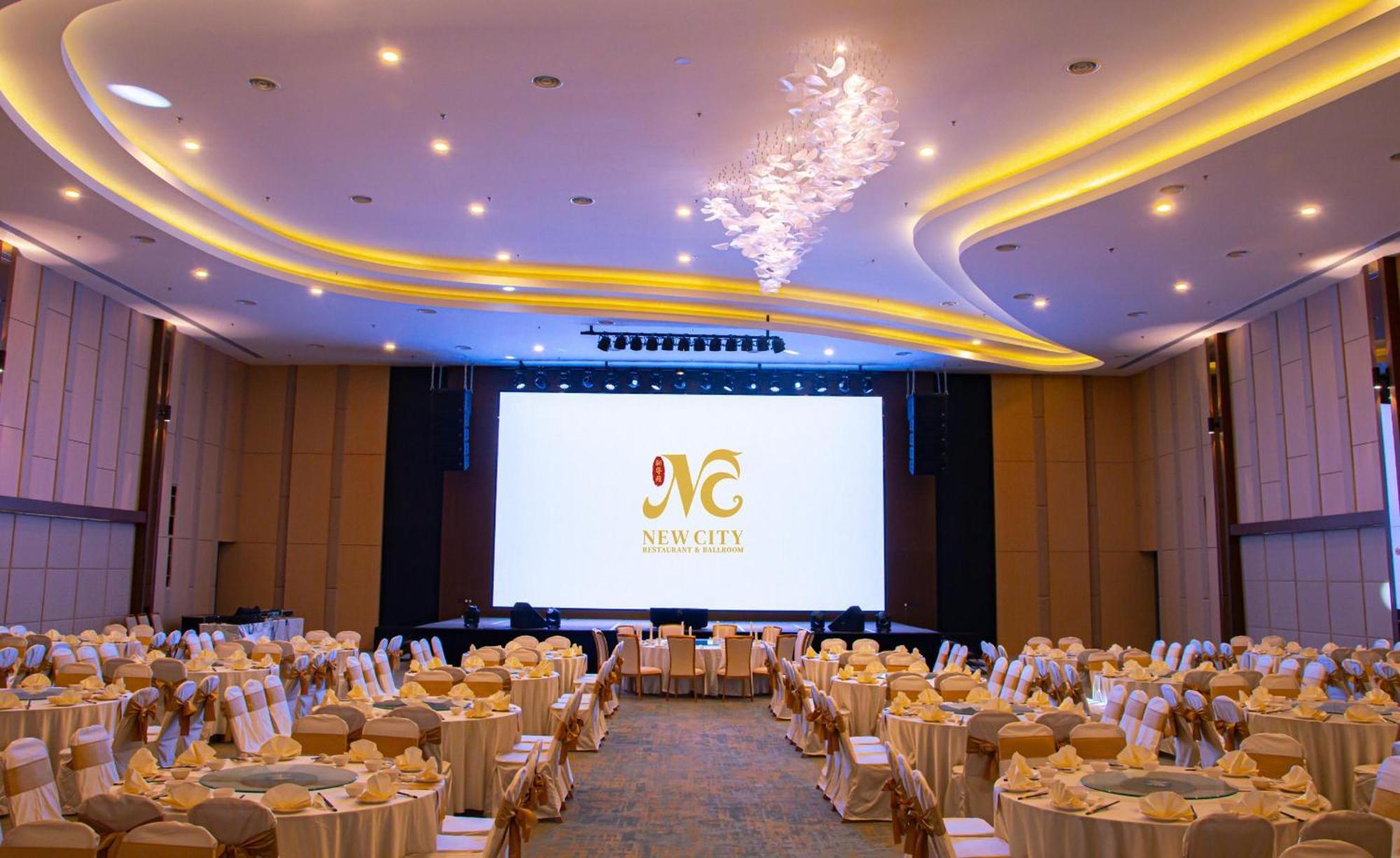 Theatre Hotel Кучинг Экстерьер фото
