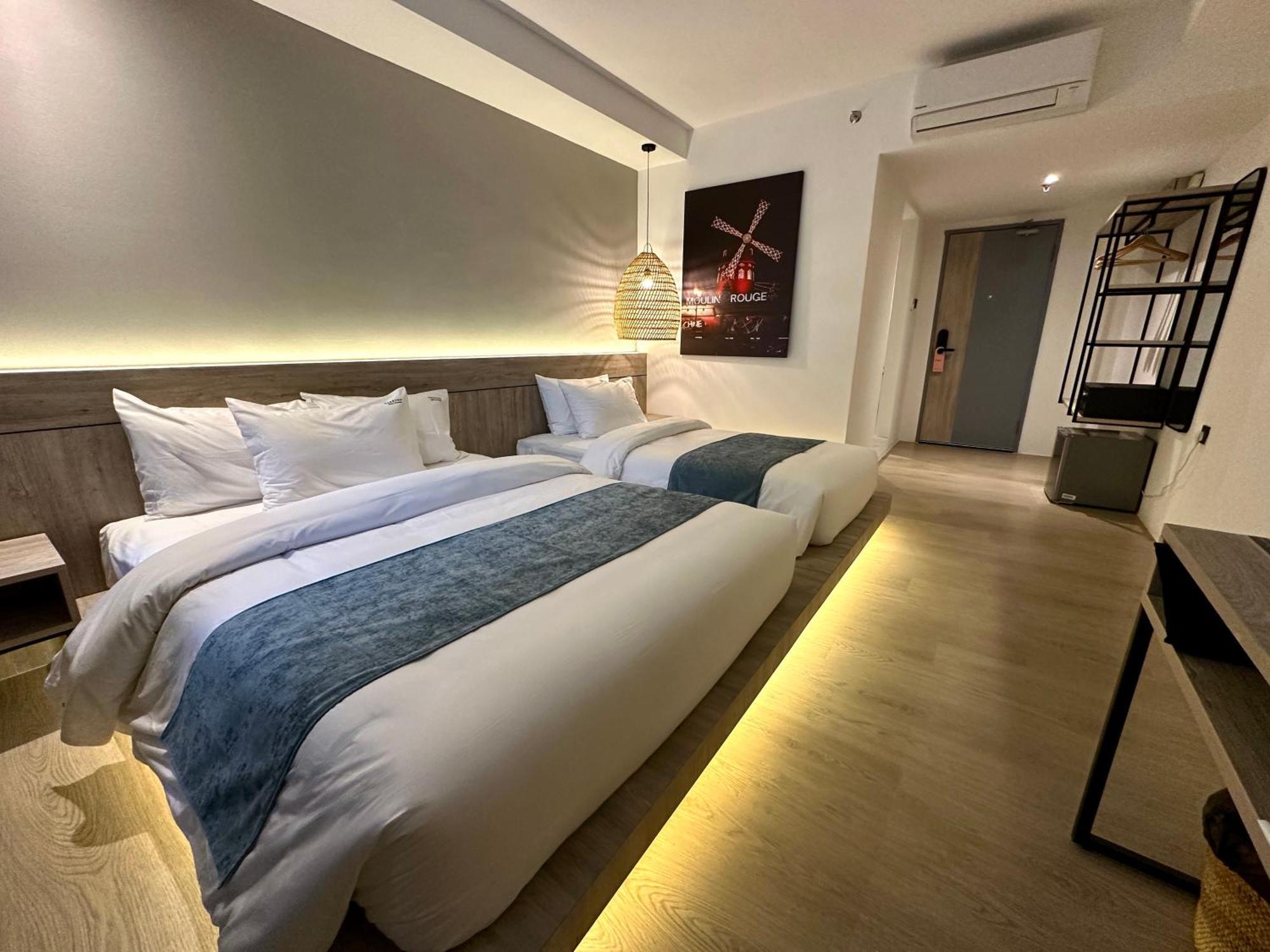 Theatre Hotel Кучинг Экстерьер фото