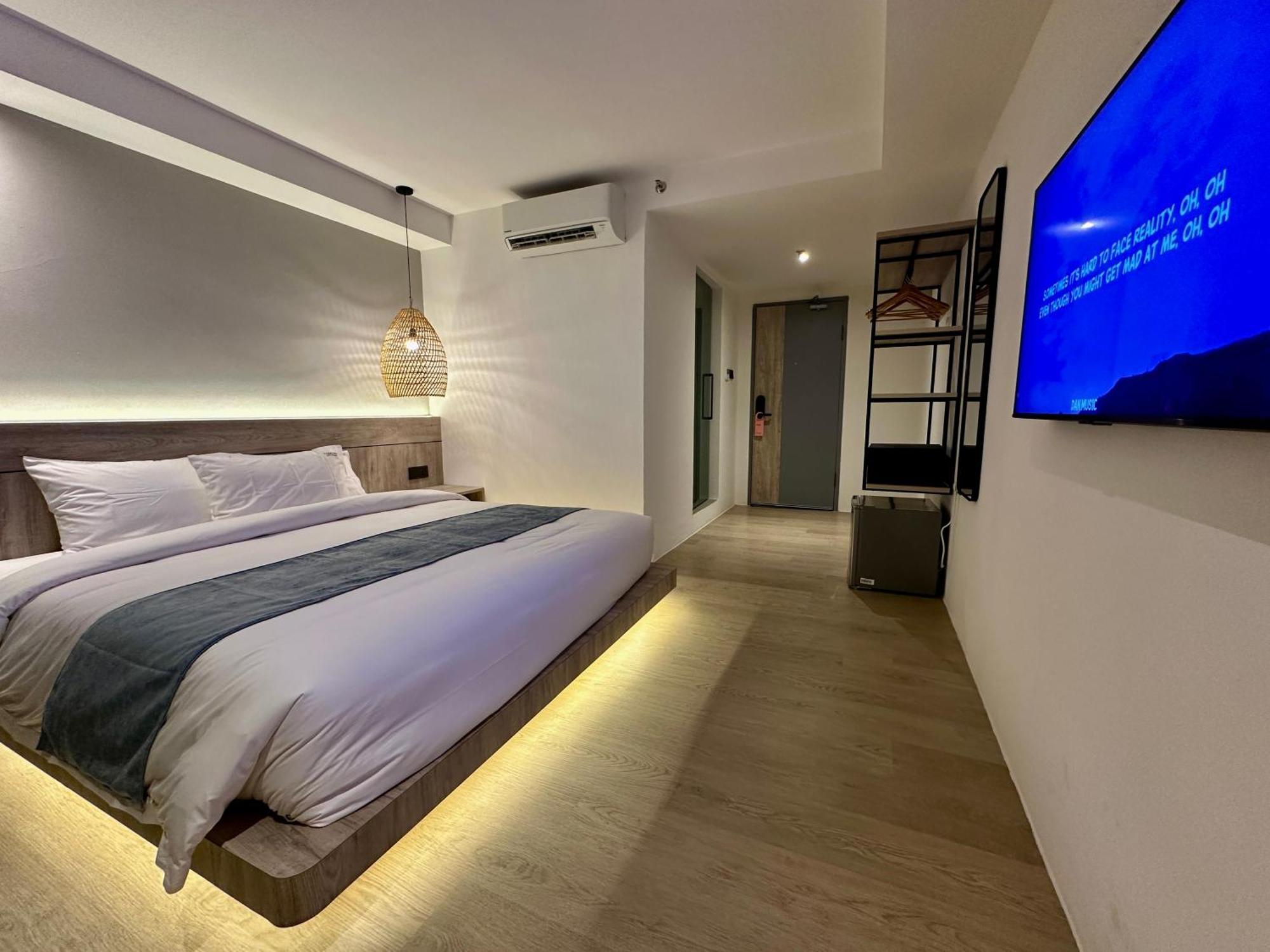Theatre Hotel Кучинг Экстерьер фото