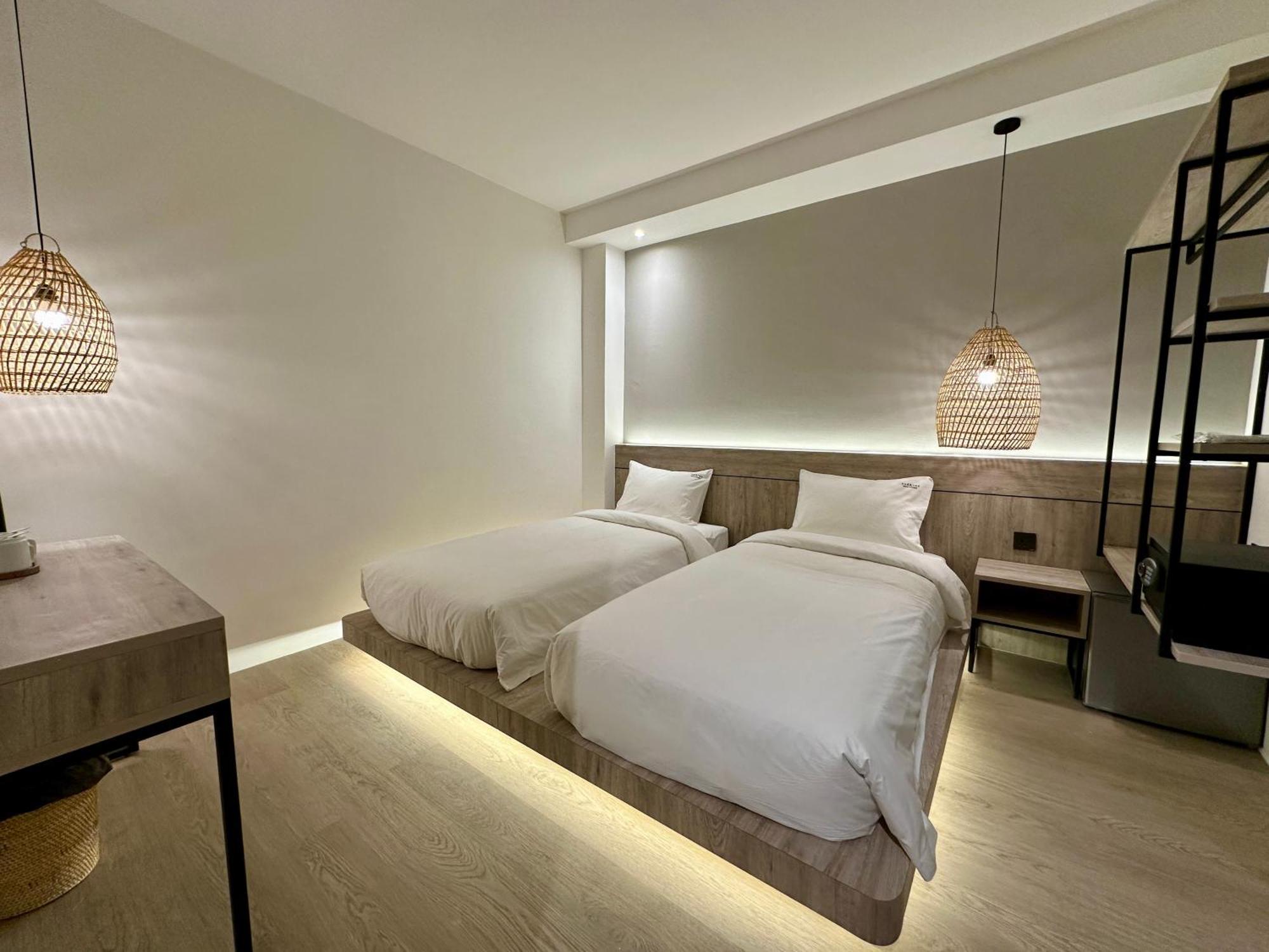 Theatre Hotel Кучинг Экстерьер фото